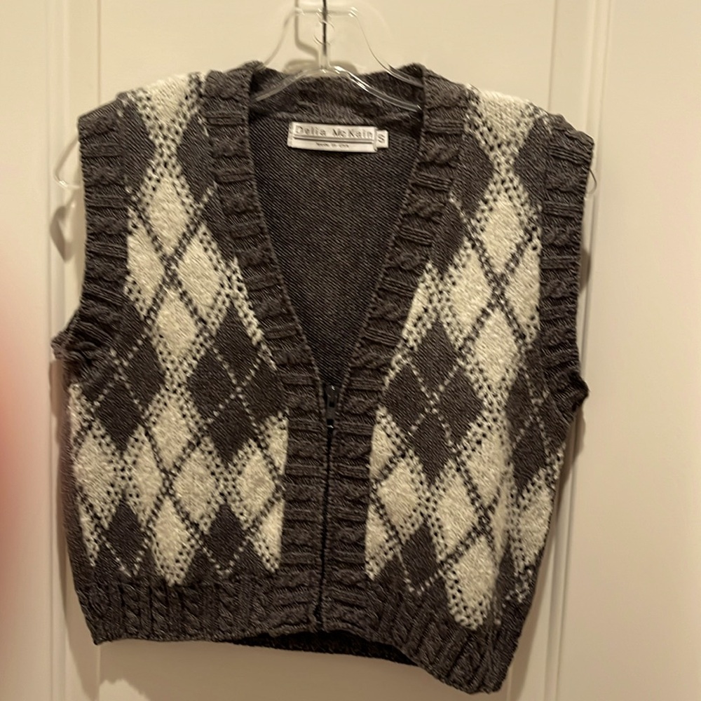 Knit sleeveless vest Small new never worn zipper front closure cotton/acrylic